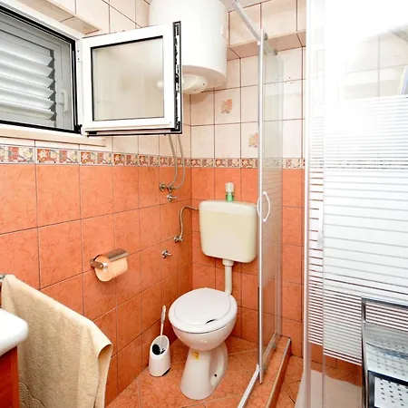 Holiday House Mili